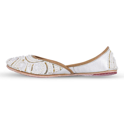 Pearl Radiance Beaded Juttis