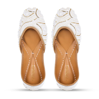 Pearl Radiance Beaded Juttis