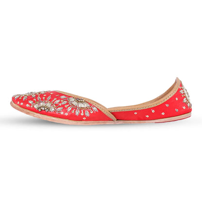 Crimson Radiance Embroidered Juttis