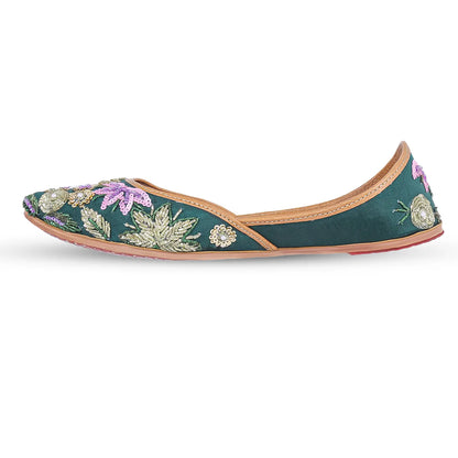 Garden Glimmer Embroidered Juttis